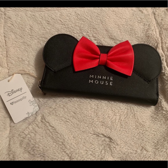 Disney Handbags - Minnie Mouse loungefly wallet